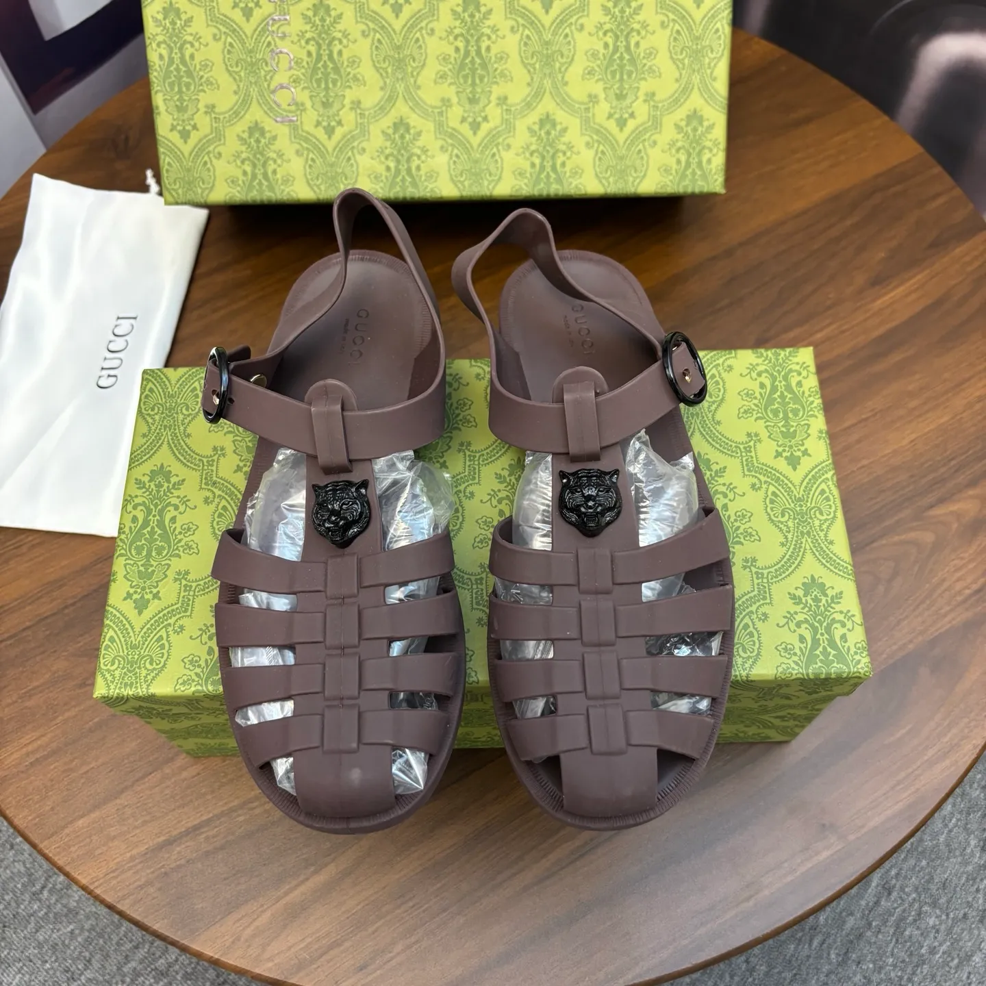 Men's shoes 260💰 [Gucci] Counter quality, top-quality original goods, real photos! Original TPU material, fine workmanship, comfortable; genuine 1:1 replica Size: 36 ~ 46